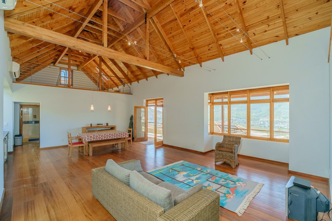House in Hout Bay, South Peninsula, Cape Town 4 - 19109823