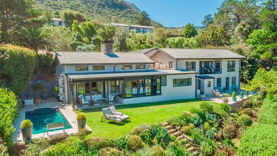 House in Hout Bay, South Peninsula, Cape Town 1 - 19109869