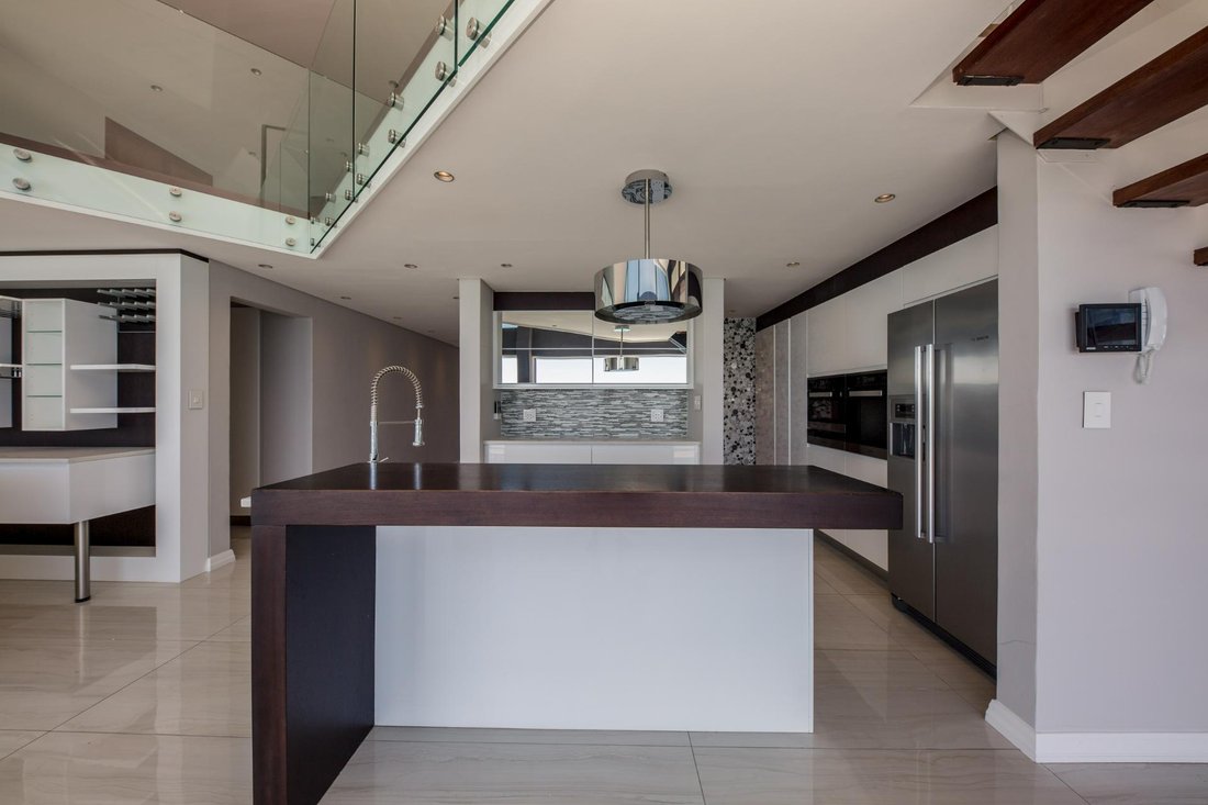 Apartment in City Centre, City Bowl, Cape Town 4 - 19109885