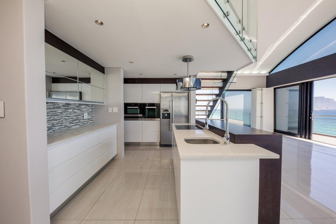 Apartment in City Centre, City Bowl, Cape Town 3 - 19109885