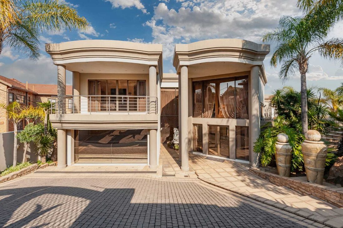House in Johannesburg, Gauteng, South Africa 1 - 19109694