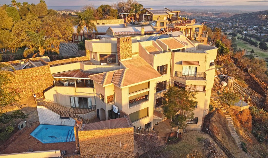 House in Johannesburg, Gauteng, South Africa 1 - 19109897