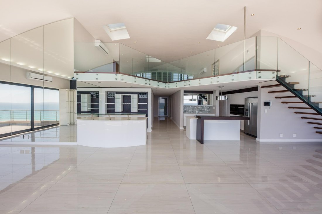 Apartment in City Centre, City Bowl, Cape Town 2 - 19109885