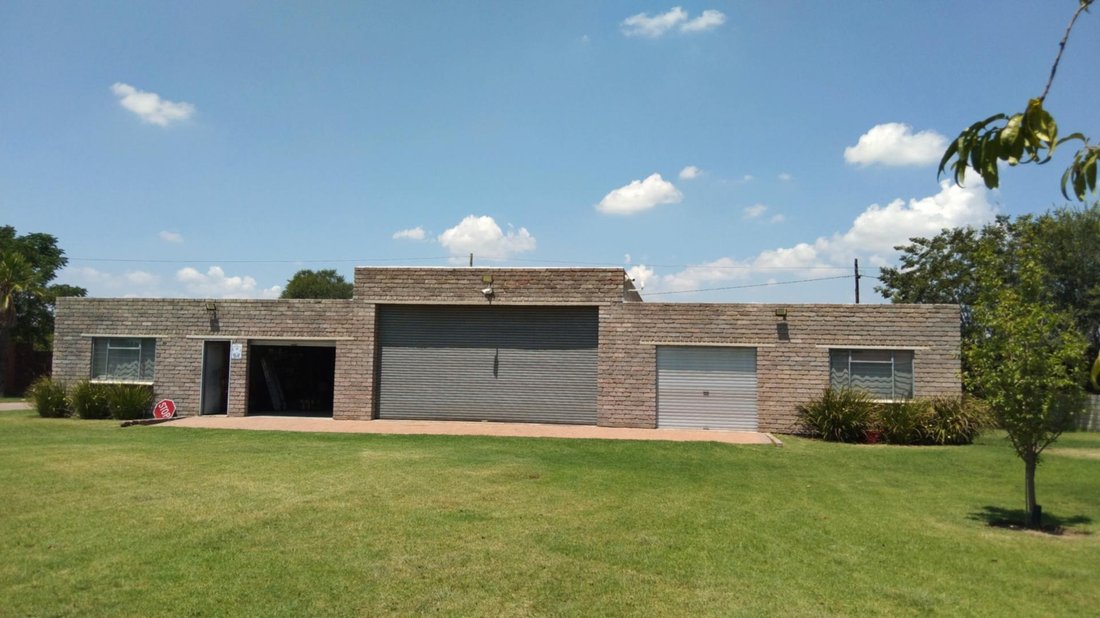 House in Gauteng, South Africa 5 - 19109964