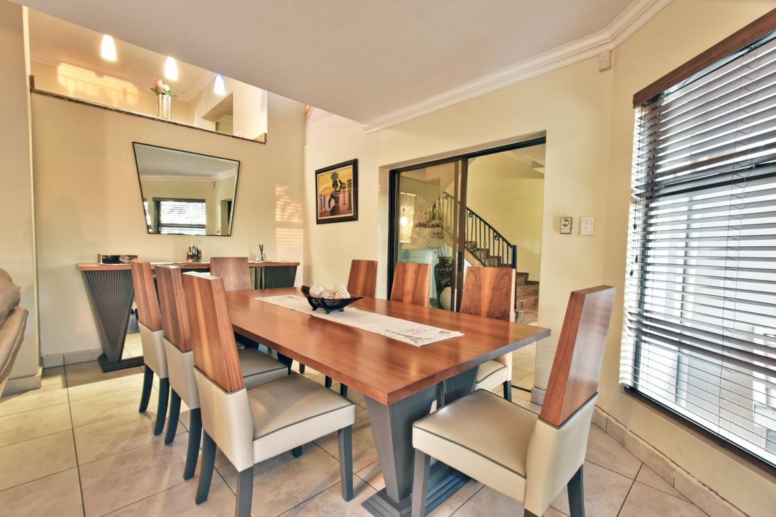 House in Johannesburg, Gauteng, South Africa 5 - 19109897