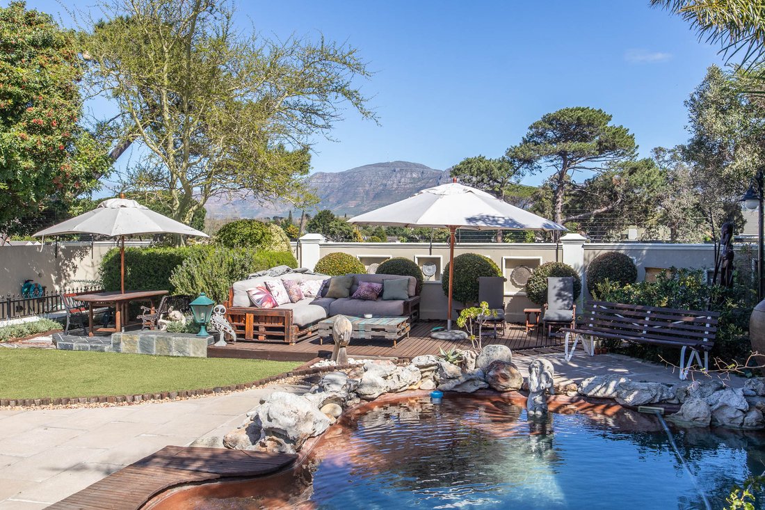 House in City Centre, City Bowl, Cape Town 2 - 19109822