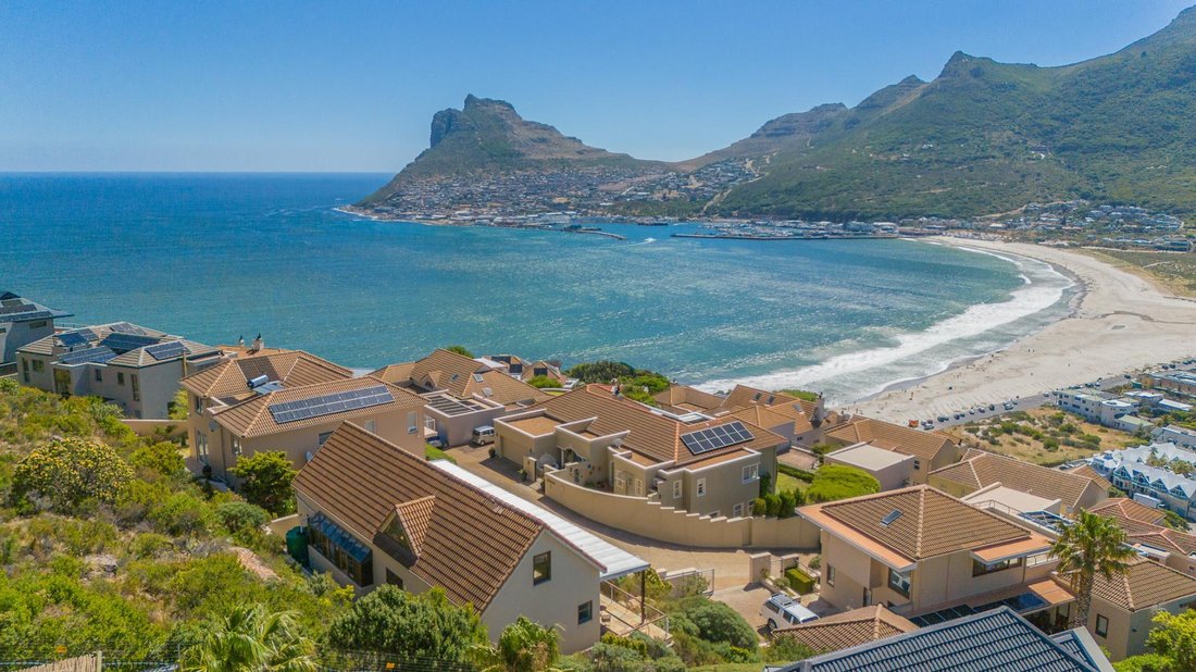 House in Hout Bay, South Peninsula, Cape Town 1 - 19109823