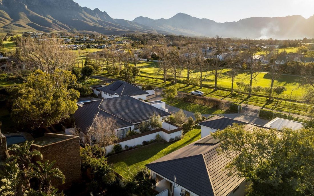 House in Firgrove Rural, Helderberg, Cape Town 5 - 19110173
