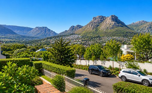 House in Hout Bay, South Peninsula, Cape Town 1
