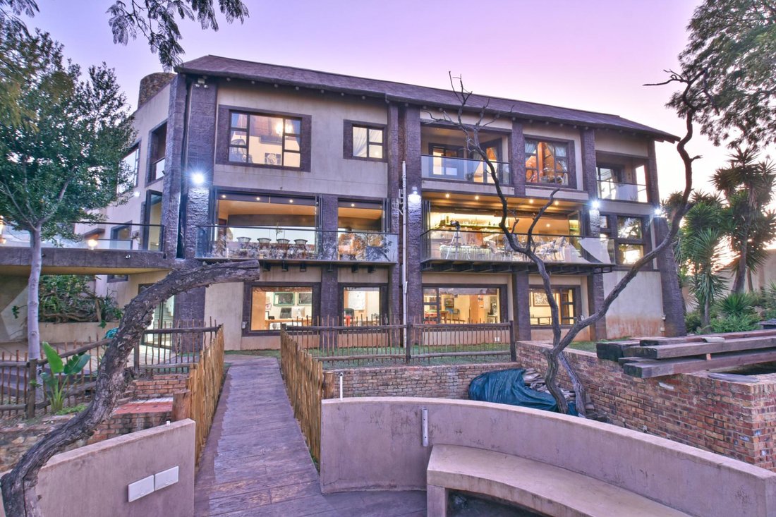 House in Johannesburg, Gauteng, South Africa 1 - 19109928