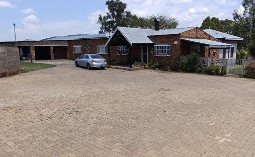 Corps de ferme en Municipalité du district d'Ehlanzeni, Mpumalanga, Afrique du Sud 1