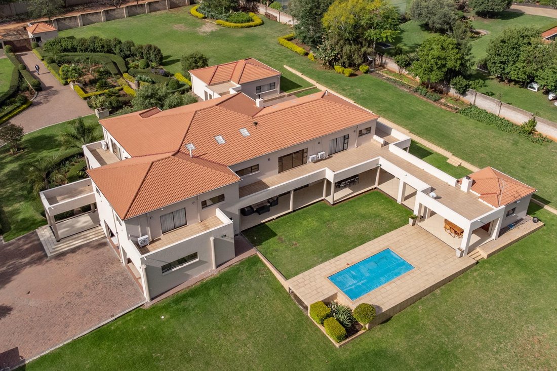 Haus in Halfway House Estate, Gauteng, Südafrika 1 - 19109836