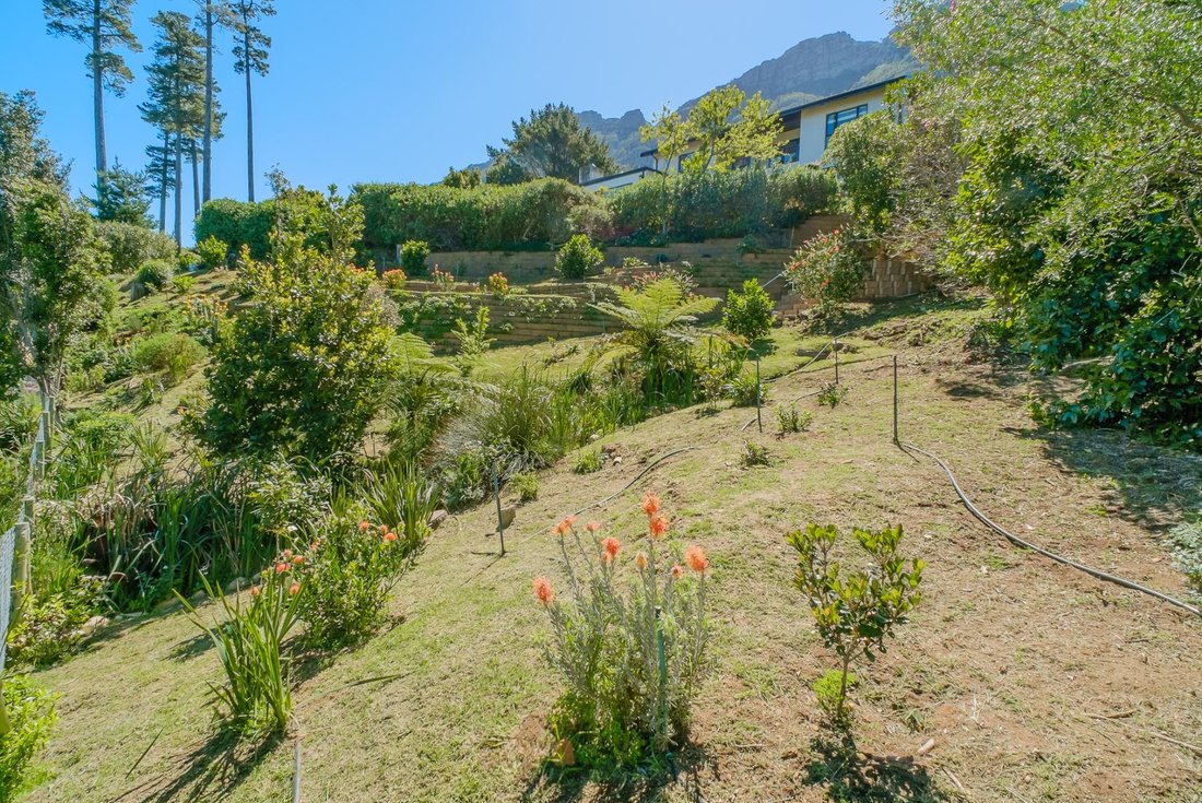 House in Hout Bay, South Peninsula, Cape Town 2 - 19109869