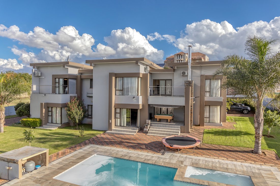 House in Rant-En-Dal, Krugersdorp, Gauteng 4 - 19110216