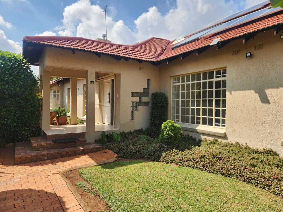 Haus in Bedfordview, Gauteng, Südafrika 1 - 19109728