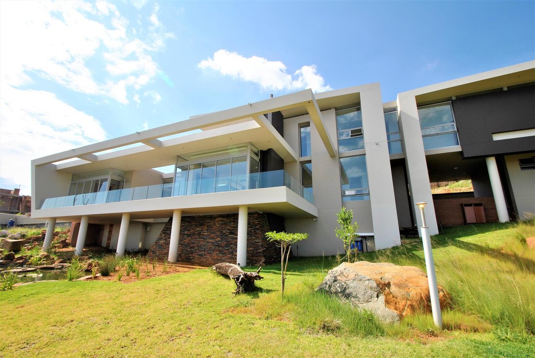 House in Johannesburg, Gauteng, South Africa 4 - 19109864