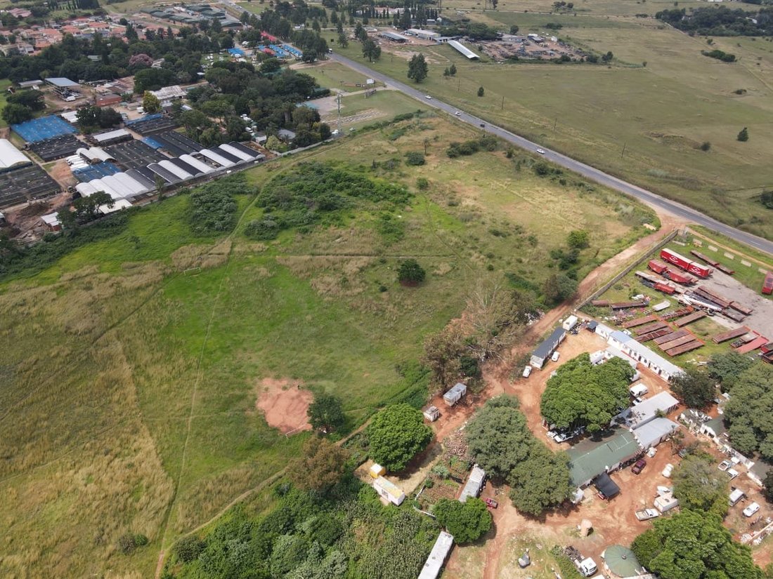 Terrain à Municipalité locale de Mogale City, Gauteng, Afrique du Sud 1 - 19110063