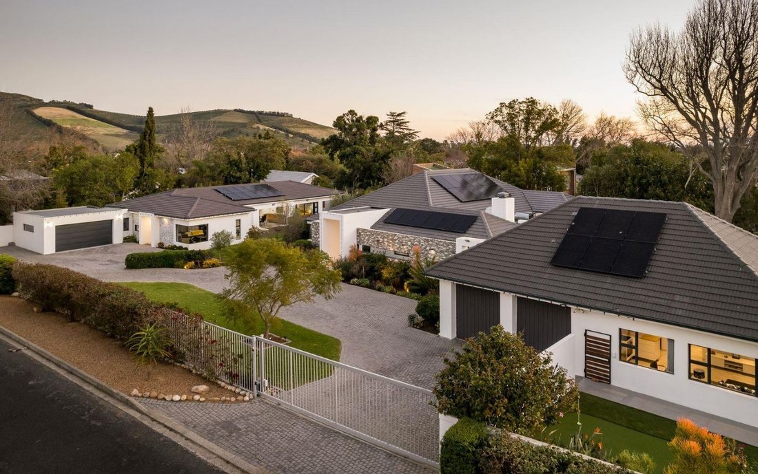 House in Firgrove Rural, Helderberg, Cape Town 3 - 19110173