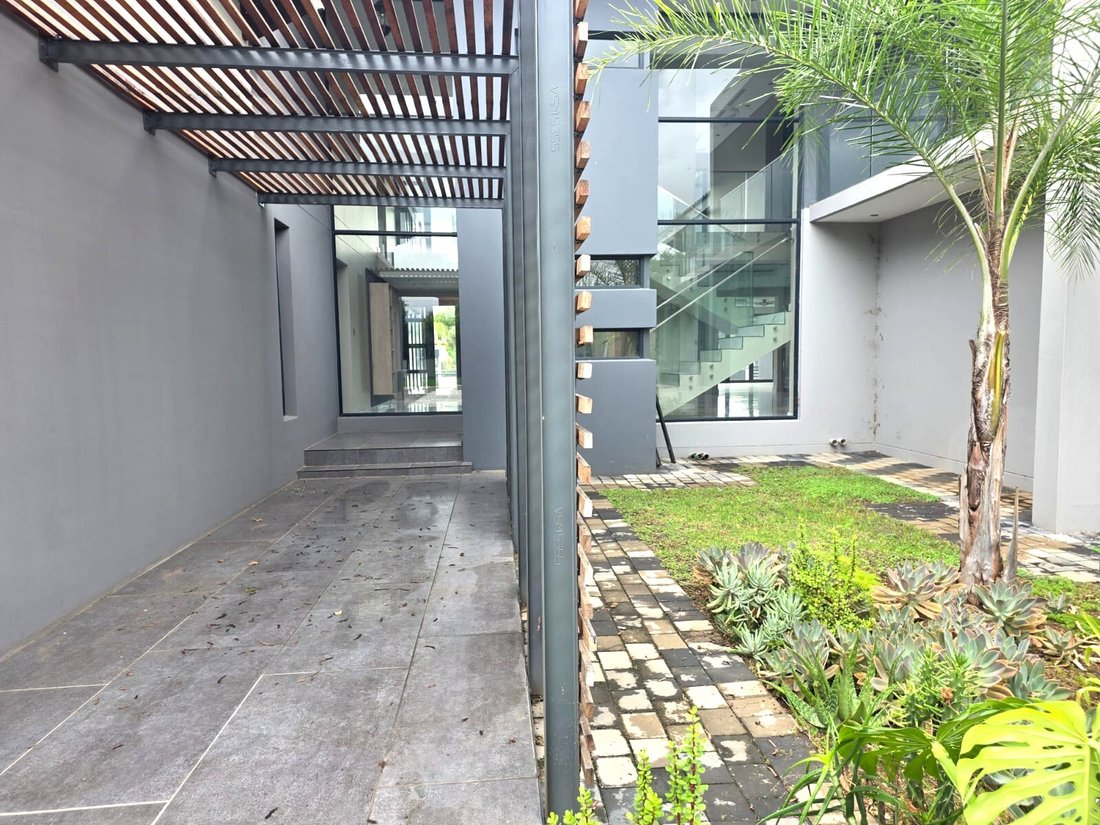 House in Ifafi, North West, South Africa 5 - 19109955