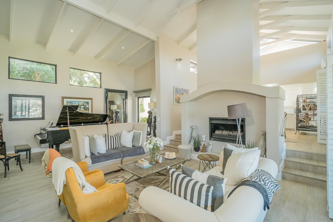 House in Hout Bay, South Peninsula, Cape Town 4 - 19109869