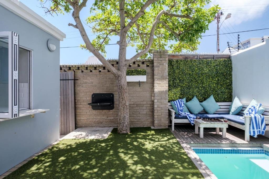 Country House in Sea Point, Atlantic Seaboard, Cape Town 1 - 19116766