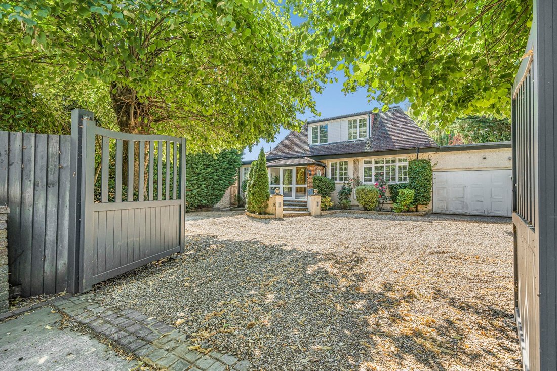House in Shepperton, England 1 - 19112522