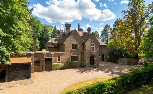 Haus in Whitmoor, Worplesdon, England 1