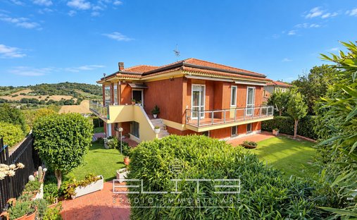 Villa in Tavernelle, Ancona, Marken 1