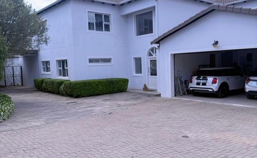 House in Bryanston, Gauteng, South Africa 1