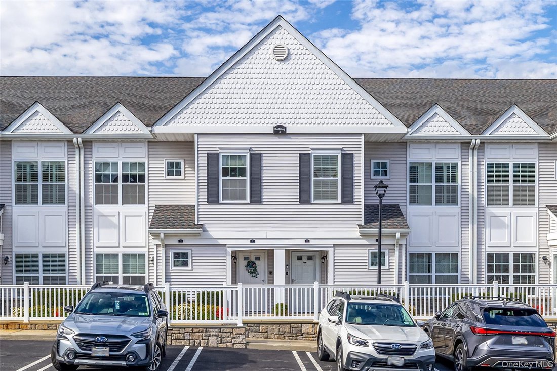 Condo in Seaford, New York, United States 2 - 19112983
