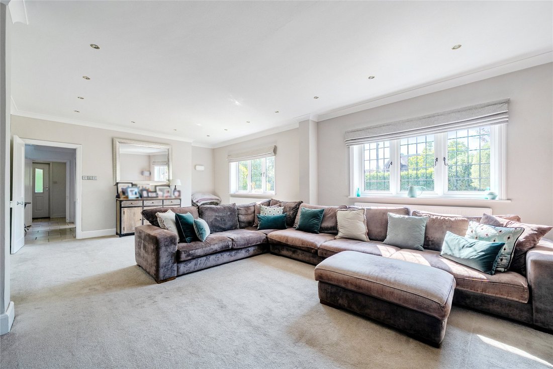 Haus in West Clandon, England 4 - 19112598