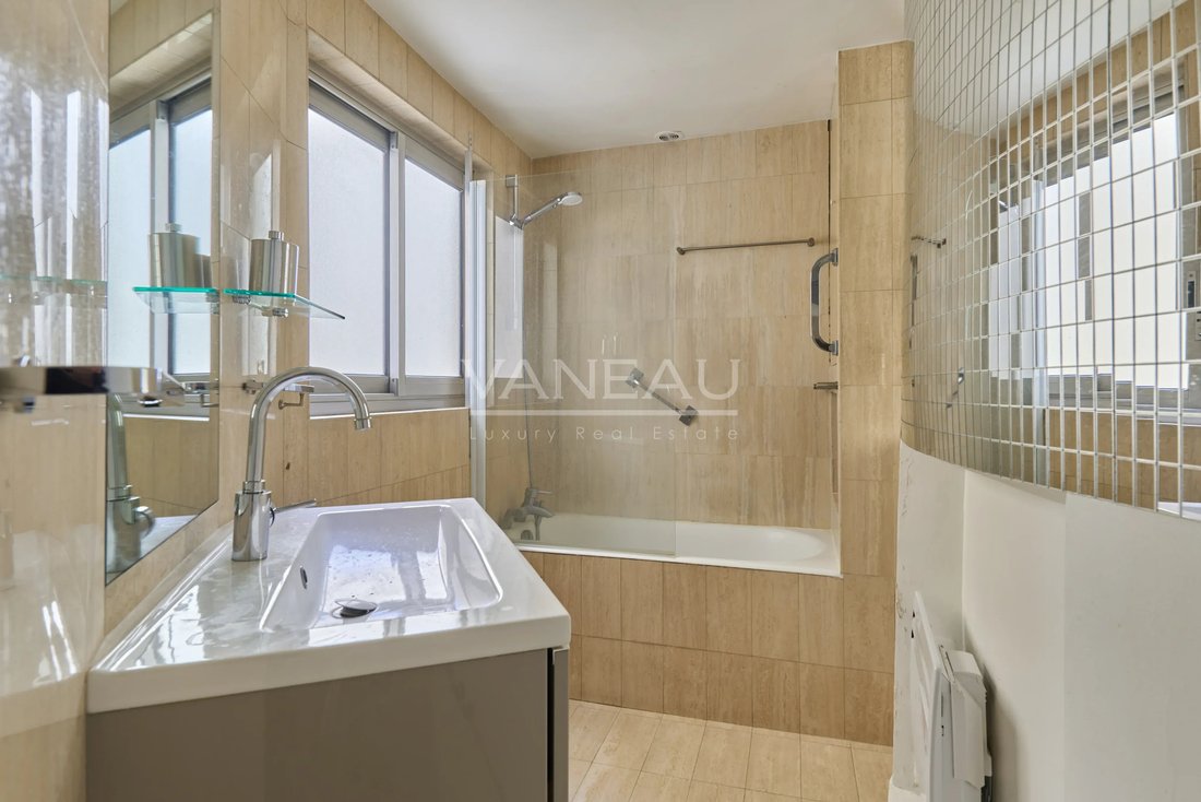 Apartment in Invalides, Paris 7e Arrondissement, Paris 5 - 19111616