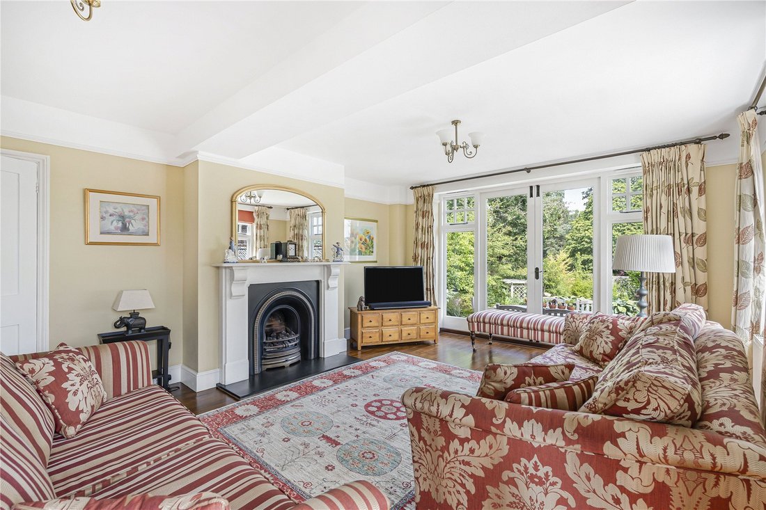 House in Chiddingfold, England 3 - 19112601