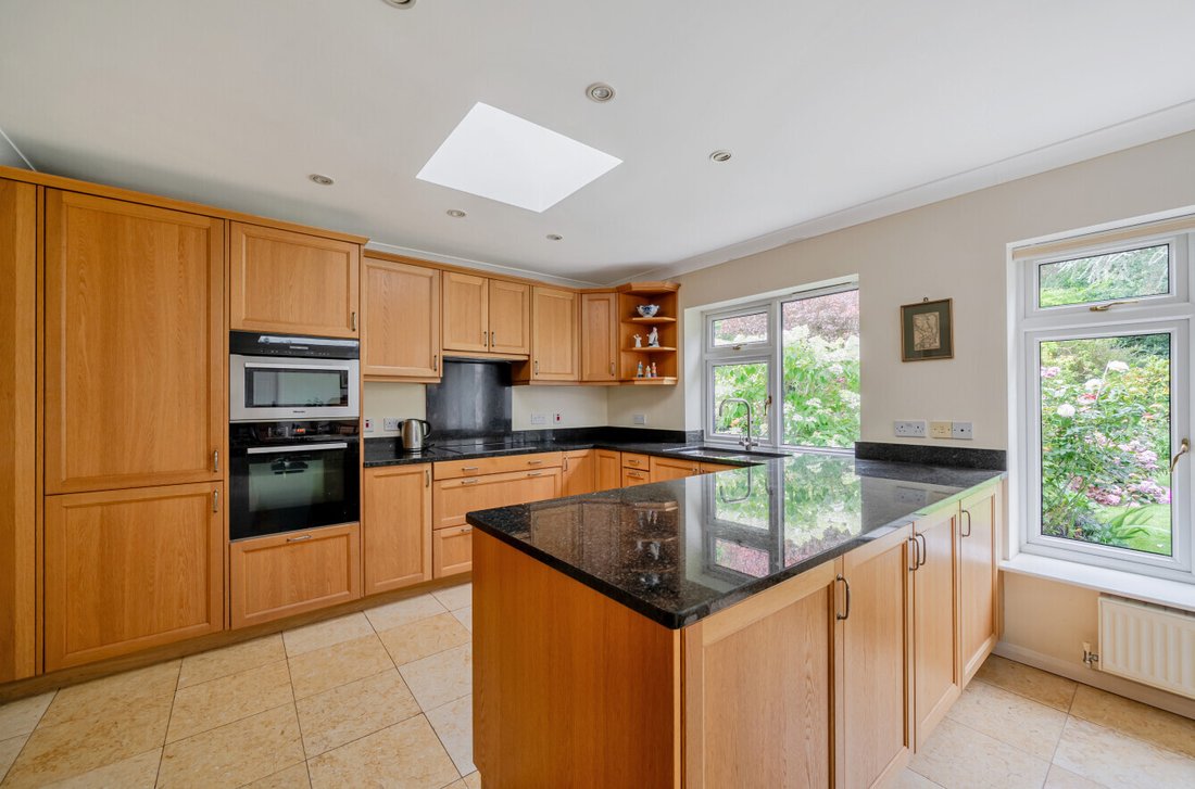 House in Sheerwater, Woking, England 2 - 19112284