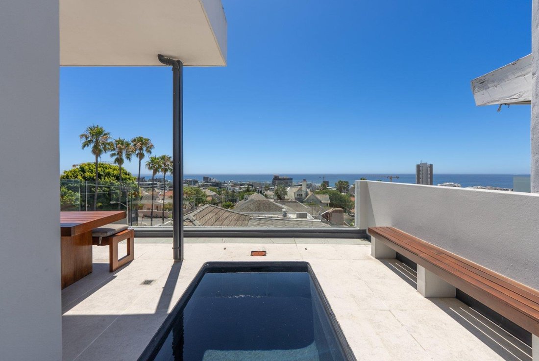 Villa in Fresnaye, Atlantic Seaboard, Cape Town 3 - 19116772