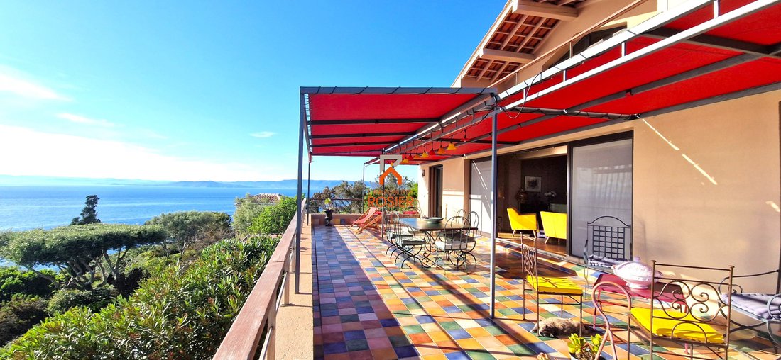 Villa in Hyeres, Provence-Alpes-Côte d'Azur, France 3 - 17741183