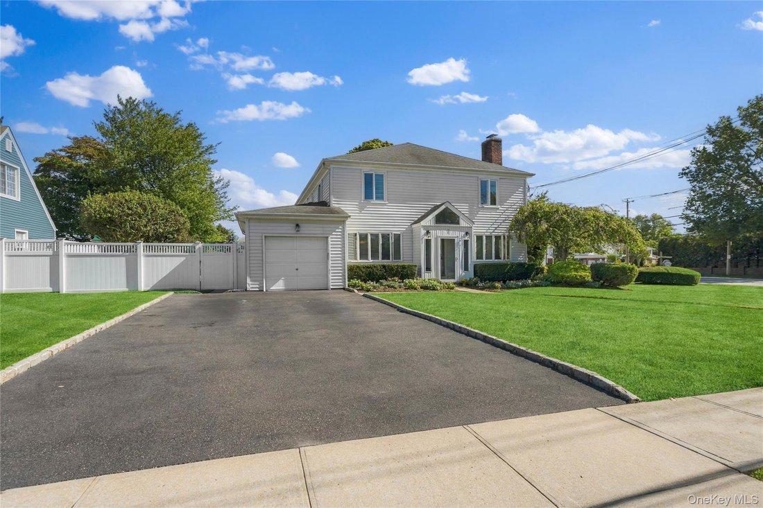 House in Massapequa, New York, United States 3 - 19115563