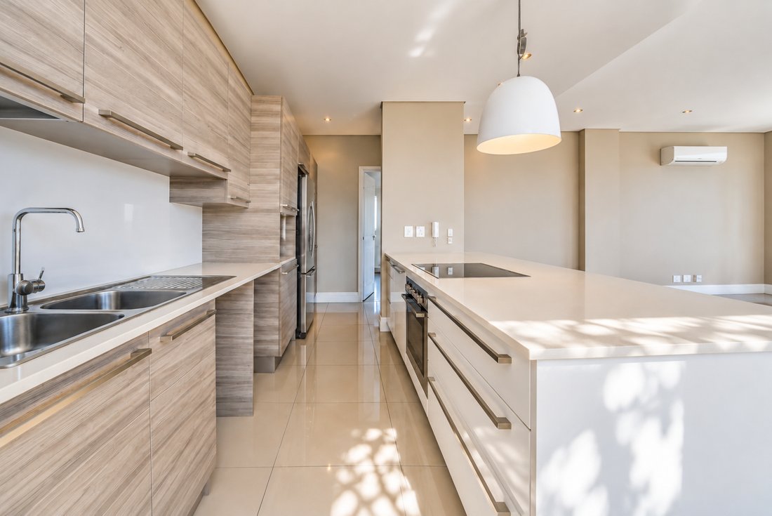 Apartment in Vredehoek, City Bowl, Cape Town 4 - 19116821