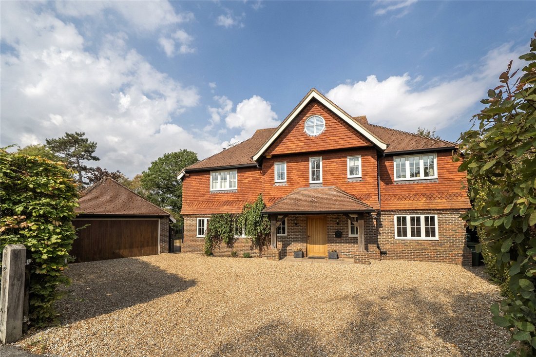 House in East Horsley, England 1 - 19112616