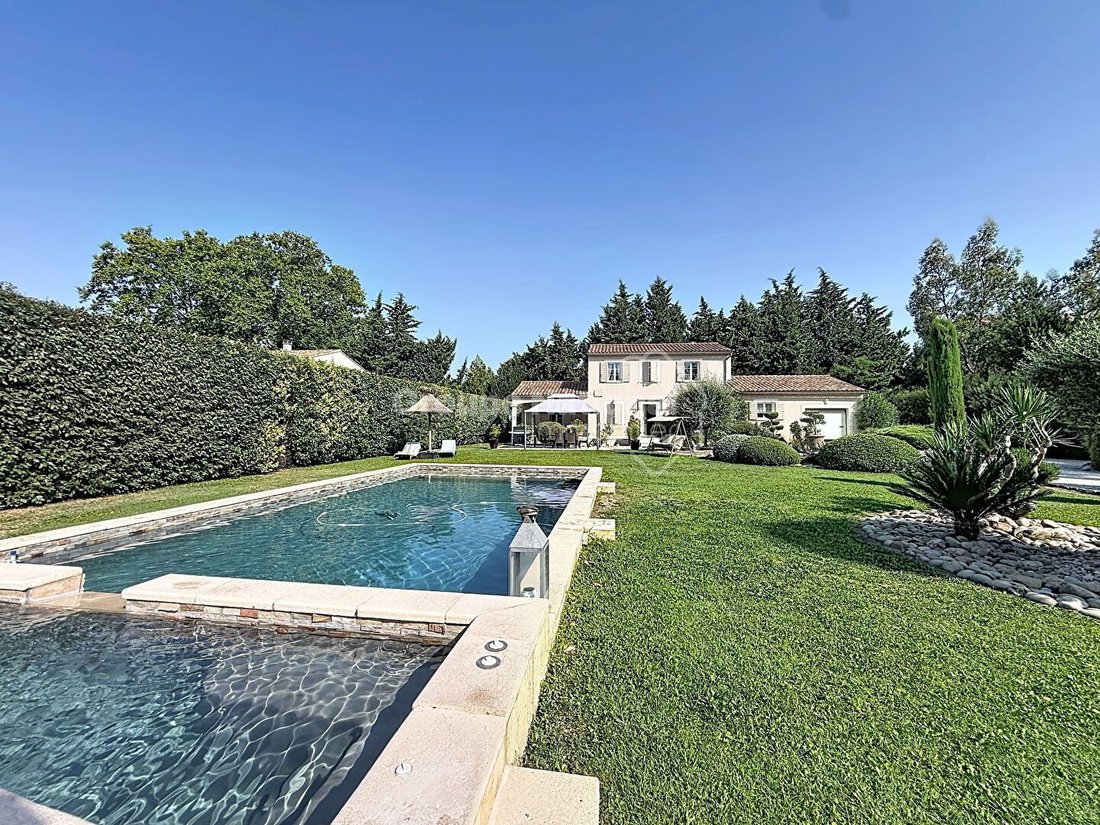 Maison à Noves, Provence-Alpes-Côte d'Azur, France 1 - 18552071