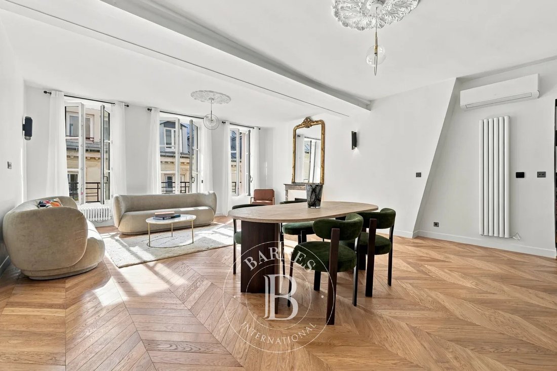 Apartment in Sainte Avoie, Paris 3e Arrondissement, Paris 2 - 19101800