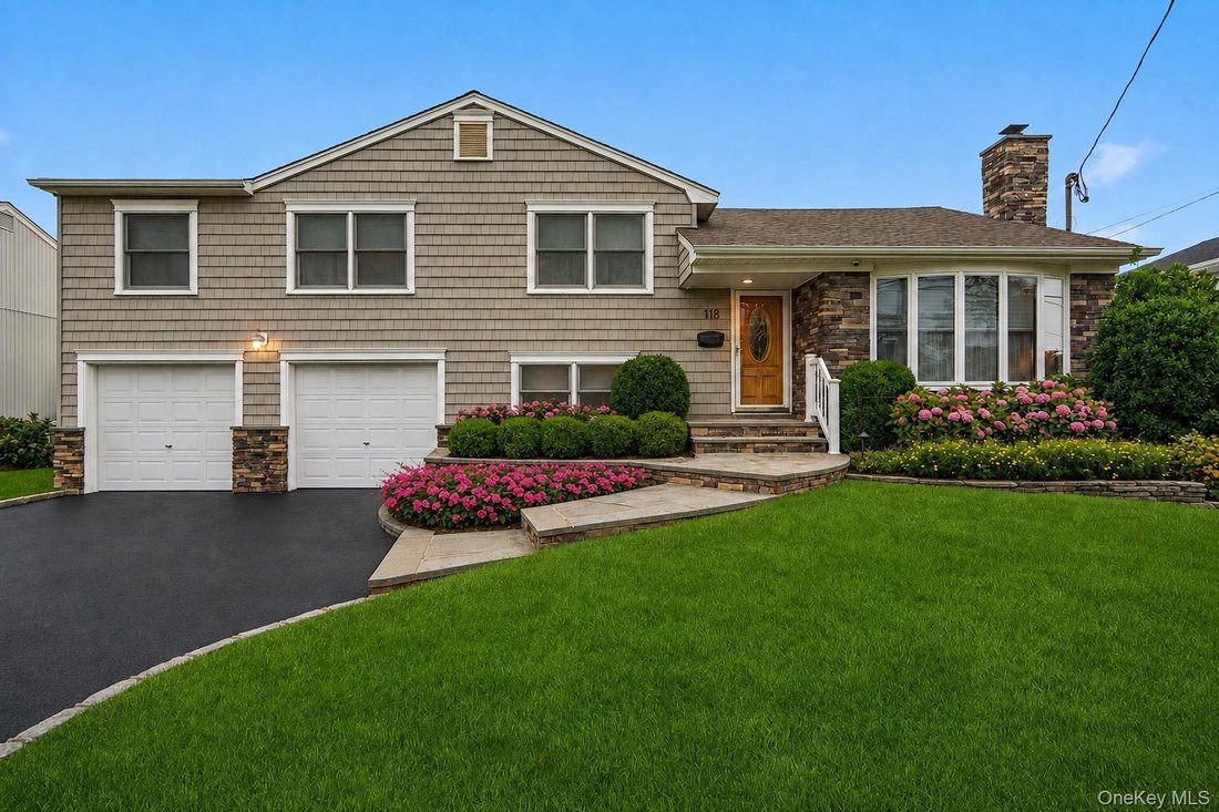 House in Massapequa Park, New York, United States 1 - 19115537