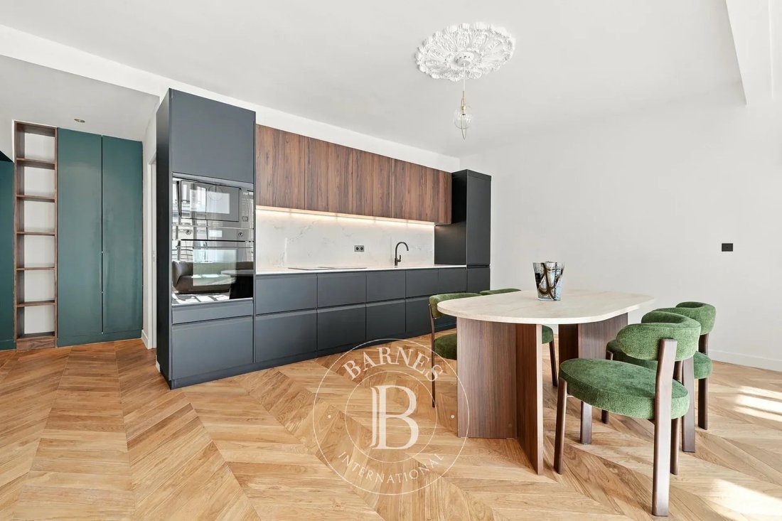 Apartment in Sainte Avoie, Paris 3e Arrondissement, Paris 4 - 19101800