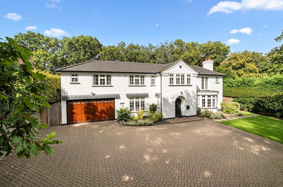 House in Pyrford Green, Woking, England 1 - 19112657