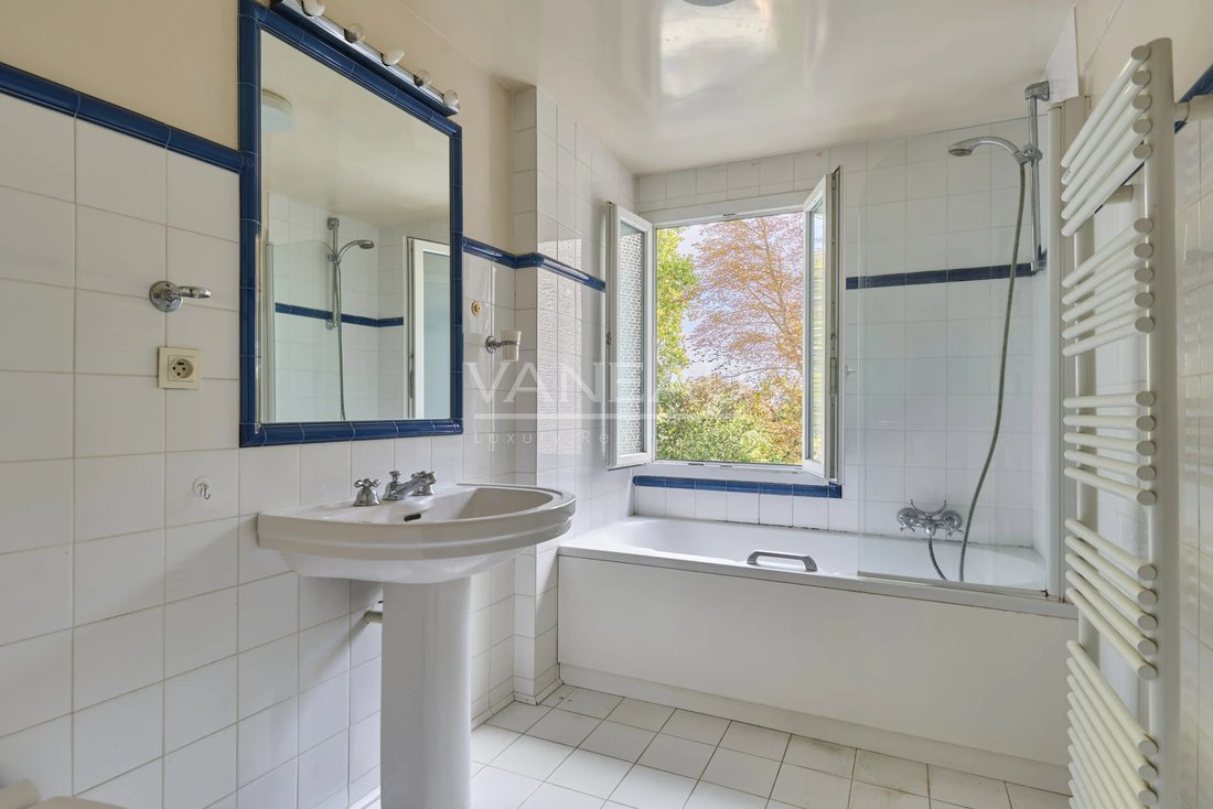 Appartement à Saint Thomas d'Aquin, Paris 7e Arrondissement, Paris 5 - 19111619