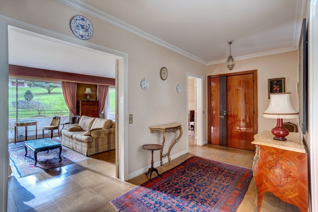 Appartement à Forêt de Fausses Reposes, Ville-d'Avray, France 2 - 18935605