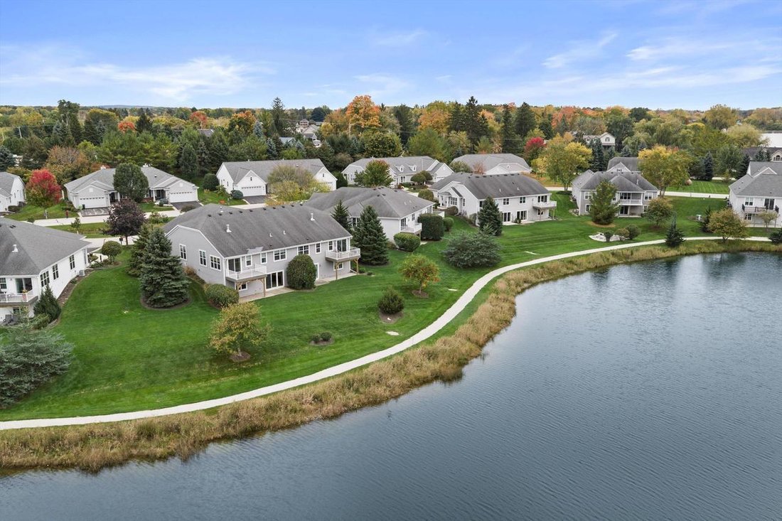 Condominio a Okauchee Lake, Wisconsin, Stati Uniti 2 - 19113317