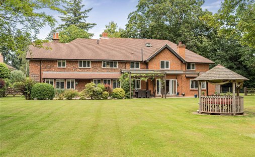 Casa en Runfold, Lower Bourne, Inglaterra 1