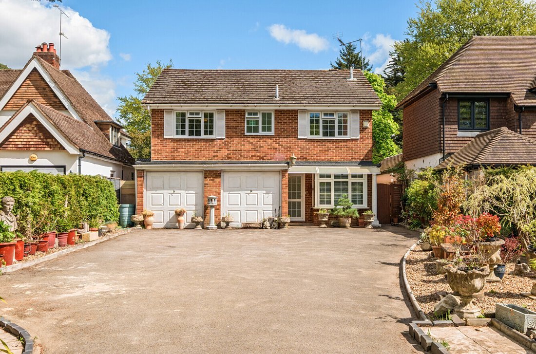 House in Horsell, Woking, England 1 - 19111527