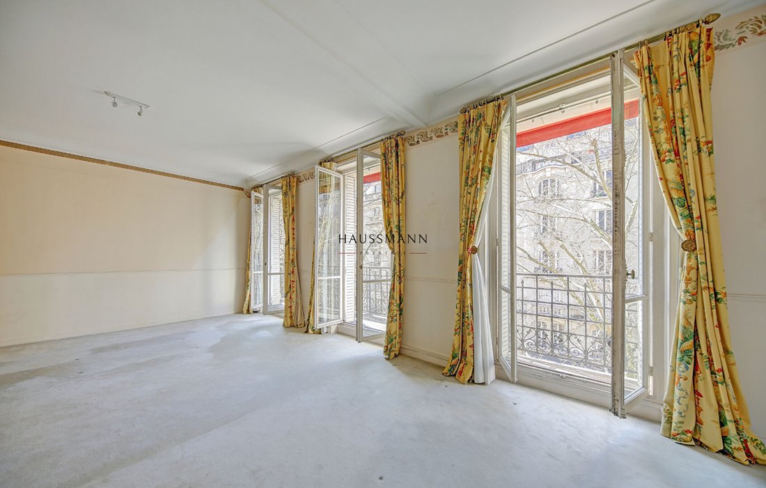 Apartment in Gros Caillou, Paris 7e Arrondissement, Paris 4 - 15735635